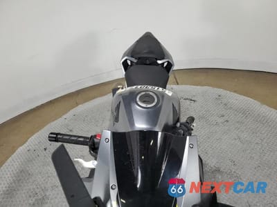 Piąte zdjęcie samochodu w środku: 2022 HONDA CBR500 RA VIN:MLHPC6253N5301239 - miniatura