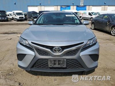 Piąte zdjęcie samochodu w środku: 2019 TOYOTA CAMRY L VIN:4T1B11HK6KU786427 - miniatura