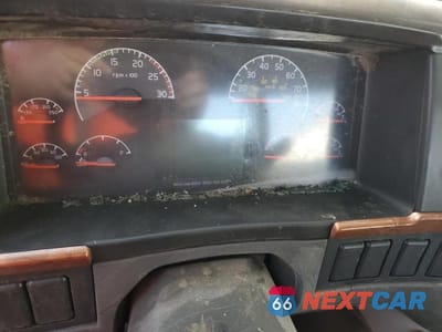 Zdjęcie 8 z 10 samochodu: 2012 VOLVO VN VNL VIN:4V4NC9EH9CN548011 - miniatura