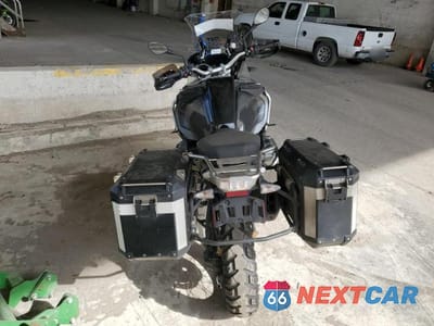 Czwarte zdjęcie samochodu z boku: 2018 BMW R1200 GS ADVENTURE VIN:WB10A1202JZ899521 - miniatura