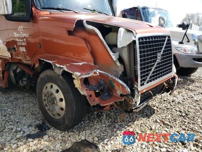 Zdjęcie 9 z 10 samochodu: 2016 VOLVO VN VNL VIN:4V4NC9EHXGN963974 - miniatura