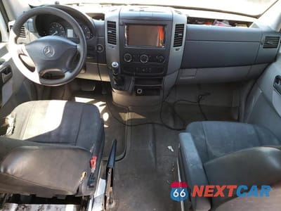 Zdjęcie 8 z 13 samochodu: 2014 MERCEDES-BENZ SPRINTER 2500 VIN:WD4PE7DC0E5887838 - miniatura