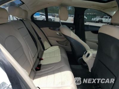 Zdjęcie 10 z 12 samochodu: 2015 MERCEDES-BENZ C 300 4MATIC VIN:55SWF4KB2FU008494 - miniatura