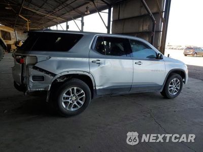 Trzecie zdjęcie samochodu z tyłu: 2018 CHEVROLET TRAVERSE LS VIN:1GNERFKWXJJ142939 - miniatura