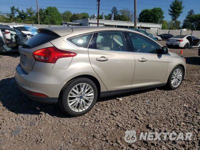 Trzecie zdjęcie samochodu z tyłu: 2018 FORD FOCUS TITANIUM VIN:1FADP3N27JL219732 - miniatura