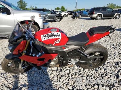 Trzecie zdjęcie samochodu z tyłu: 2016 BMW S 1000 R VIN:WB10D1200GZ696904 - miniatura