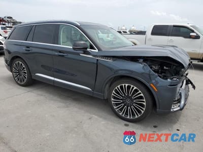Czwarte zdjęcie samochodu z boku: 2023 LINCOLN AVIATOR BLACK LABEL VIN:5LM5J9XC3PGL12976 - miniatura