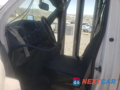 Zdjęcie 7 z 13 samochodu: 2019 FORD ECONOLINE E350 SUPER DUTY CUTAWAY VAN VIN:1FDEE3F60KDC71619 - miniatura