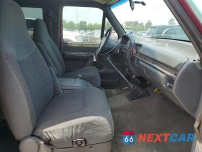 Piąte zdjęcie samochodu w środku: 1992 FORD F350 VIN:1FTJX35MXNKB32837 - miniatura