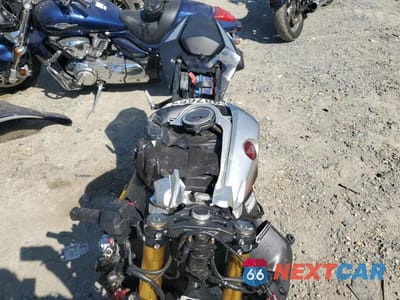 Piąte zdjęcie samochodu w środku: 2018 HONDA CBR1000 RR VIN:JH2SC7719JK100389 - miniatura