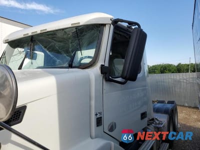 Zdjęcie 9 z 10 samochodu: 2012 VOLVO VN VNL VIN:4V4NC9EH9CN548011 - miniatura