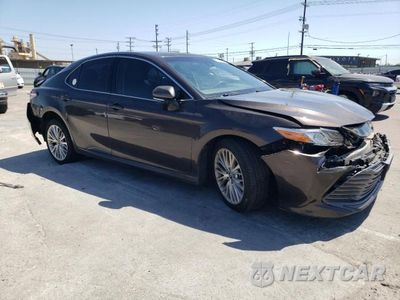 Czwarte zdjęcie samochodu z boku: 2018 TOYOTA CAMRY XSE VIN:4T1BZ1HK3JU011445 - miniatura