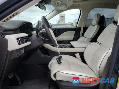 Zdjęcie 7 z 13 samochodu: 2023 LINCOLN AVIATOR BLACK LABEL VIN:5LM5J9XC3PGL12976 - miniatura