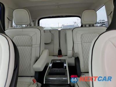 Zdjęcie 10 z 13 samochodu: 2023 LINCOLN AVIATOR BLACK LABEL VIN:5LM5J9XC3PGL12976 - miniatura
