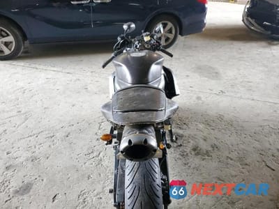 Zdjęcie 6 z 8 samochodu: 2008 HONDA CBR600 RR VIN:JH2PC40498M101324 - miniatura