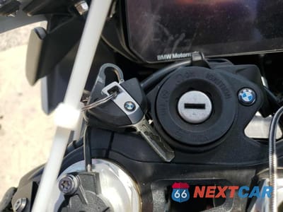 Zdjęcie 8 z 9 samochodu: 2022 BMW S 1000 RR VIN:WB10E2306N6F11127 - miniatura