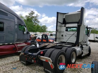 Czwarte zdjęcie samochodu z boku: 2024 VOLVO VNR VIN:4V4WC9EH9RN639888 - miniatura