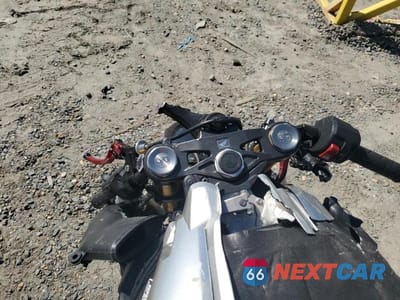 Zdjęcie 7 z 8 samochodu: 2018 HONDA CBR1000 RR VIN:JH2SC7719JK100389 - miniatura