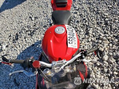 Piąte zdjęcie samochodu w środku: 2016 BMW S 1000 R VIN:WB10D1200GZ696904 - miniatura