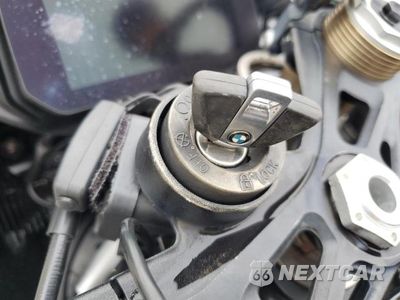 Zdjęcie 8 z 9 samochodu: 2022 BMW S 1000 RR VIN:WB10E2305N6F13709 - miniatura