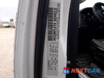 Zdjęcie 12 z 12 samochodu: 2015 RAM 4500 VIN:3C7WRKDL3FG671914 - miniatura