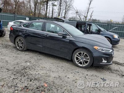 Czwarte zdjęcie samochodu z boku: 2020 FORD FUSION TITANIUM VIN:3FA6P0RU5LR141328 - miniatura