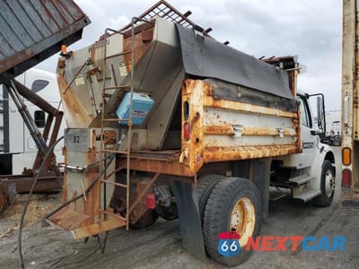 Czwarte zdjęcie samochodu z boku: 2005 FREIGHTLINER M2 106 MEDIUM DUTY VIN:1FVACXCS85HV05203 - miniatura
