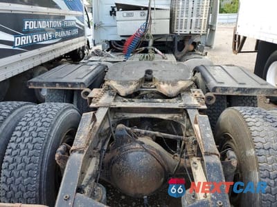 Zdjęcie 6 z 10 samochodu: 2012 VOLVO VN VNL VIN:4V4NC9EH9CN548011 - miniatura