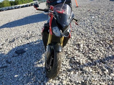 Drugie zdjęcie samochodu z przodu: 2016 BMW S 1000 R VIN:WB10D1200GZ696904 - miniatura