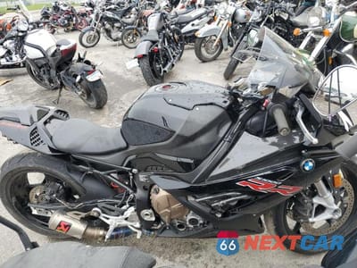 2022 BMW S 1000 RR WB10E2305N6F13709 - główne zdjęcie licytacji z USA - miniatura