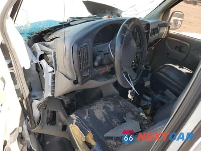 Zdjęcie 8 z 13 samochodu: 2001 CHEVROLET EXPRESS G2500 VIN:1GCGG25R111242059 - miniatura