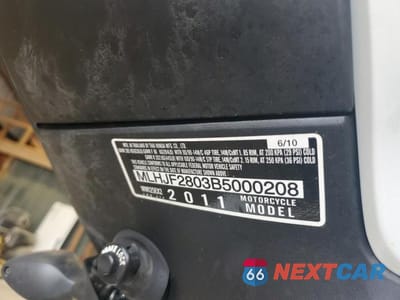 Zdjęcie 9 z 9 samochodu: 2011 HONDA PCX VIN:MLHJF2803B5000208 - miniatura
