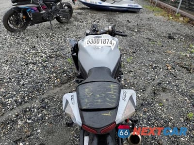 Zdjęcie 6 z 8 samochodu: 2023 SUZUKI GSX-R750 VIN:JS1GR7MA6P7100552 - miniatura