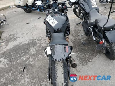 Zdjęcie 6 z 9 samochodu: 2022 BMW S 1000 RR VIN:WB10E2305N6F13709 - miniatura