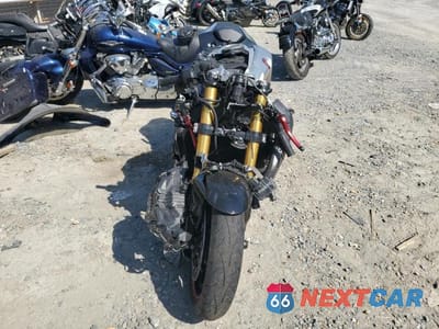Drugie zdjęcie samochodu z przodu: 2018 HONDA CBR1000 RR VIN:JH2SC7719JK100389 - miniatura
