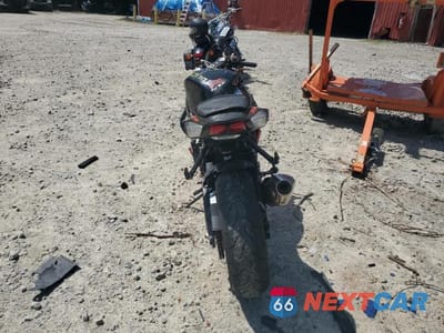 Czwarte zdjęcie samochodu z boku: 2018 SUZUKI GSX-R750 VIN:JS1GR7MA5J2100501 - miniatura