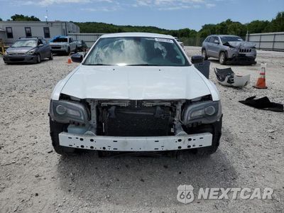 Piąte zdjęcie samochodu w środku: 2019 CHRYSLER 300 TOURING VIN:2C3CCAAG2KH610104 - miniatura