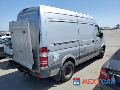 Trzecie zdjęcie samochodu z tyłu: 2015 MERCEDES-BENZ SPRINTER 3500 VIN:WD3PF0DC1F5998389 - miniatura