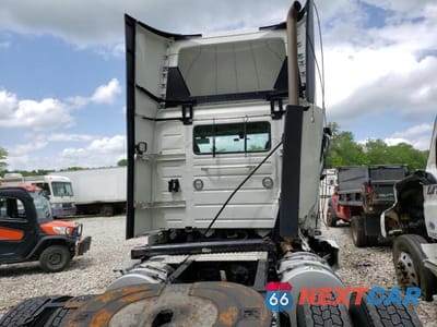 Piąte zdjęcie samochodu w środku: 2024 VOLVO VNR VIN:4V4WC9EH9RN639888 - miniatura