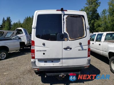 Zdjęcie 6 z 13 samochodu: 2014 MERCEDES-BENZ SPRINTER 2500 VIN:WD4PE7DC0E5887838 - miniatura