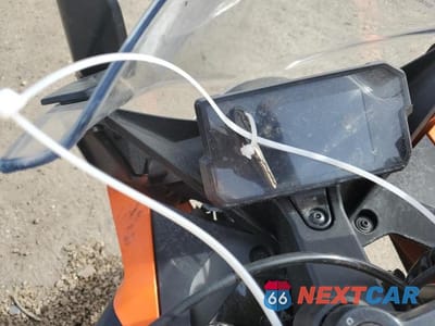 Zdjęcie 8 z 9 samochodu: 2022 KTM 390 RC VIN:MD2JYJ403NC217877 - miniatura