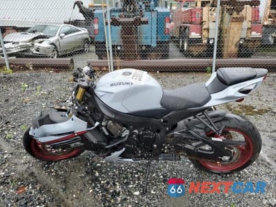 Trzecie zdjęcie samochodu z tyłu: 2023 SUZUKI GSX-R750 VIN:JS1GR7MA6P7100552 - miniatura