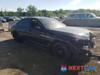 Czwarte zdjęcie samochodu z boku: 2019 BMW M550XI VIN:WBAJB9C56KB464814 - miniatura