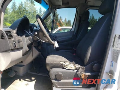 Zdjęcie 7 z 13 samochodu: 2014 MERCEDES-BENZ SPRINTER 2500 VIN:WD4PE7DC0E5887838 - miniatura