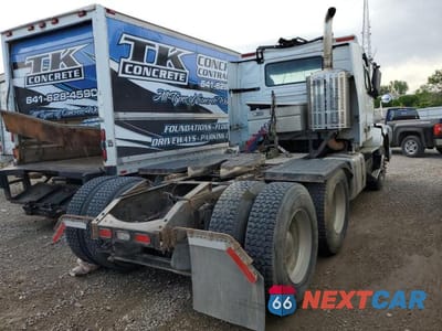 Czwarte zdjęcie samochodu z boku: 2012 VOLVO VN VNL VIN:4V4NC9EH9CN548011 - miniatura