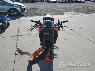 Drugie zdjęcie samochodu z przodu: 2020 KTM 200 DUKE VIN:MD2JPC403LC018467 - miniatura