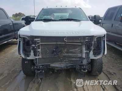Piąte zdjęcie samochodu w środku: 2022 FORD F350 SUPER DUTY VIN:1FT8W3BT7NED12868 - miniatura
