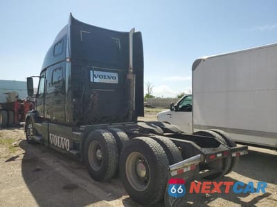 Trzecie zdjęcie samochodu z tyłu: 2004 VOLVO VN VNL VIN:4V4NC9GH44N357353 - miniatura