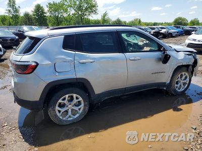 Trzecie zdjęcie samochodu z tyłu: 2024 JEEP COMPASS LATITUDE VIN:3C4NJDBN3RT117803 - miniatura