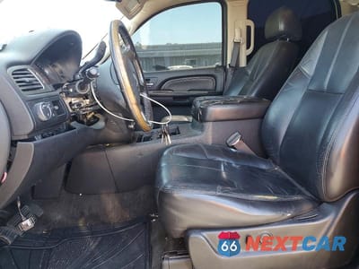 Zdjęcie 7 z 12 samochodu: 2007 GMC YUKON DENALI VIN:1GKFK63817J138292 - miniatura